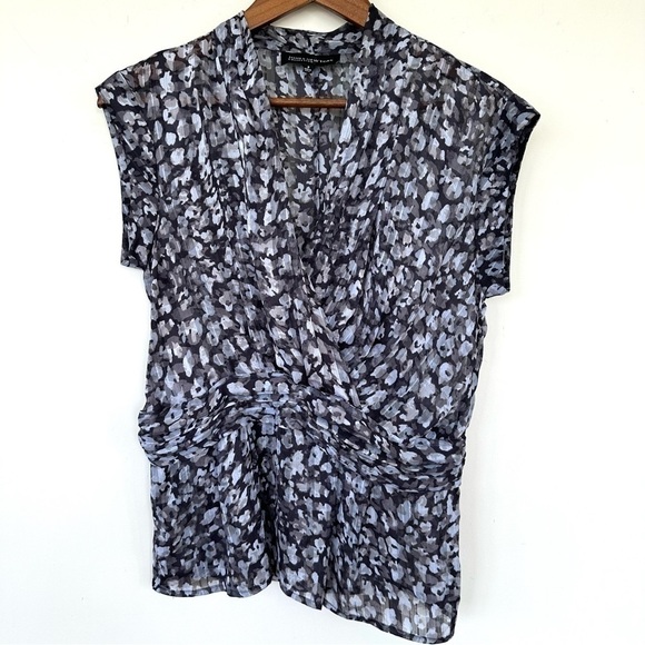 Jones New York surplice top with cap sleeves,  sheer - Picture 1 of 12